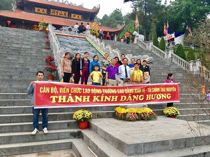 Trường Cao đẳng Kinh tế - Tài chính Thái Nguyên tổ chức tham quan và dâng hương danh thắng Yên Tử và Đền thờ thầy Chu Văn An